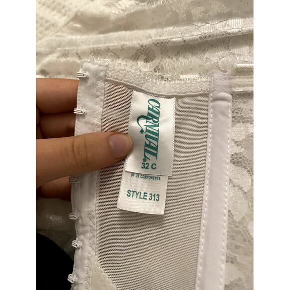 Carnival Vintage Lace White Bride Lingerie size 32C - Picture 6 of 7